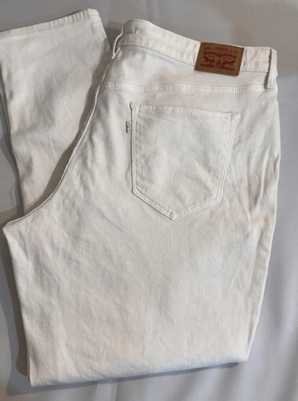 Levi’s 711 Plus Size 20W Skinny Ankle Zip Jeans Busted Knee White Stretch Crop